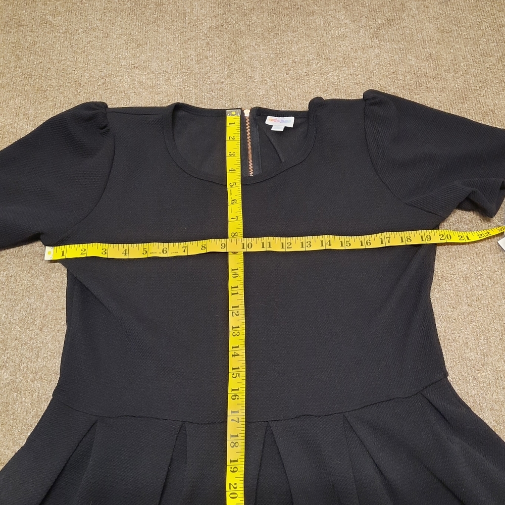 LuLaRoe Black Fit-and-Flare Short Sleeve Dress 2X - Picture 4 of 10